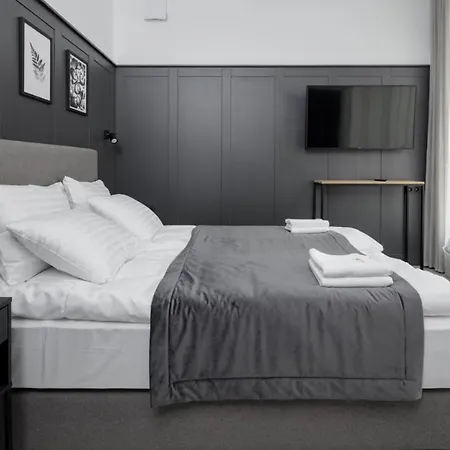 L11, Limanowskiego 4*