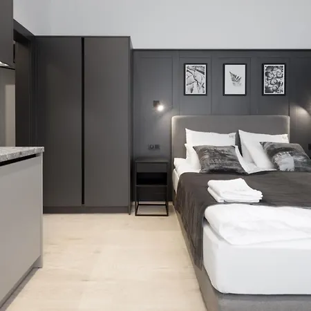 L11, Limanowskiego 4* Poznań