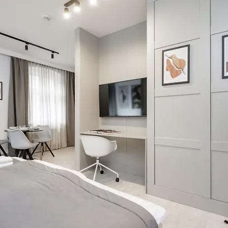 L11, Limanowskiego 4*