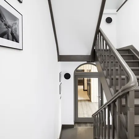 L11, Limanowskiego 4*