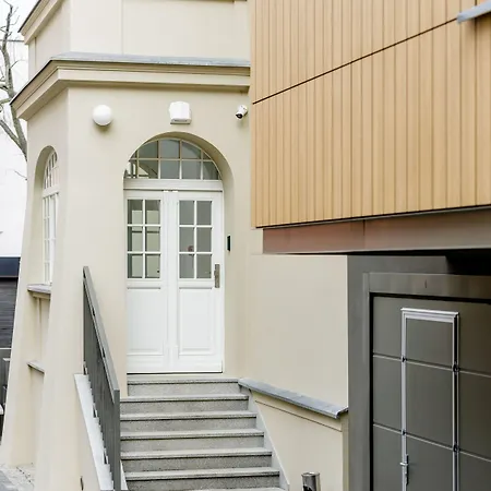 L11, Limanowskiego Lejlighedshotel