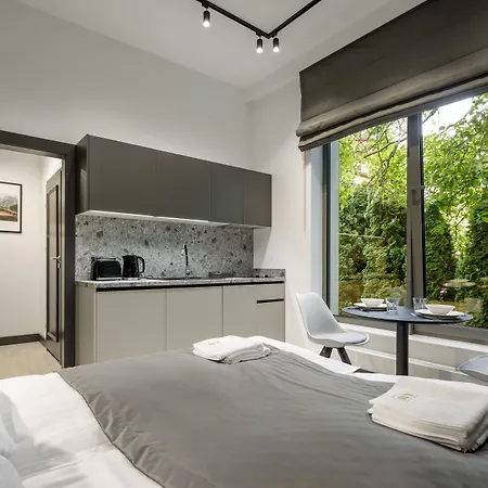 L11, Limanowskiego Aparthotel