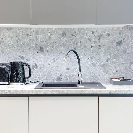 L11, Limanowskiego Lejlighedshotel