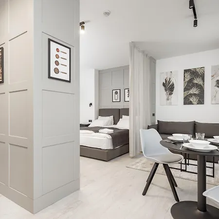 L11, Limanowskiego Aparthotel 4*