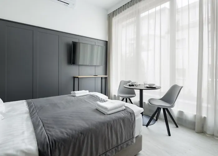 L11, Limanowskiego 4* Poznaň