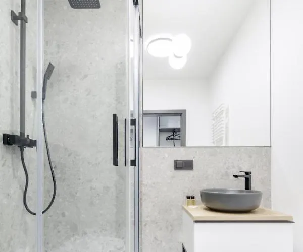 L11, Limanowskiego Aparthotel