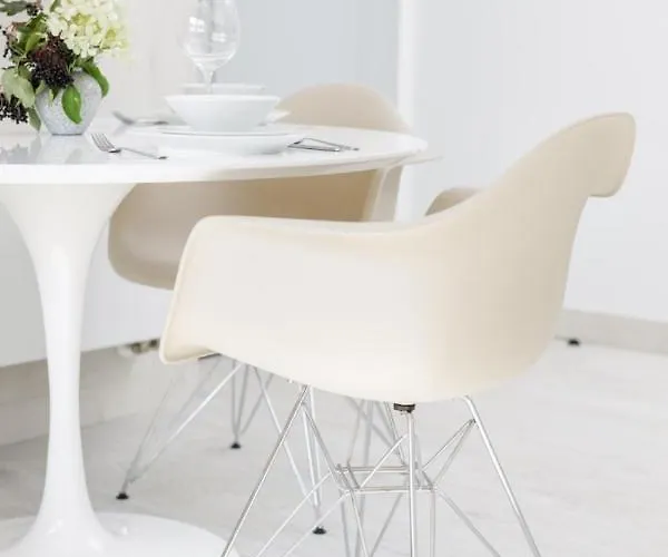 L11, Limanowskiego 4* Poznaň