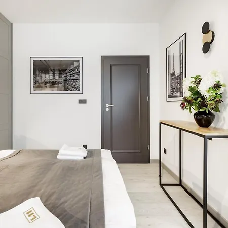 L11, Limanowskiego Hotel apartamentowy Poznań