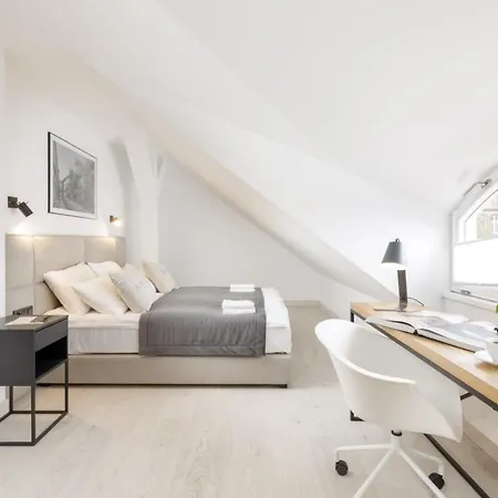 Hotel apartamentowy L11, Limanowskiego Poznań