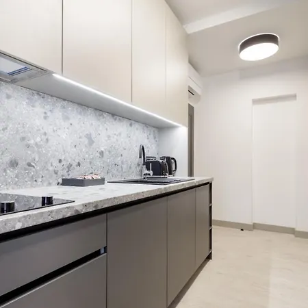 L11, Limanowskiego 4*