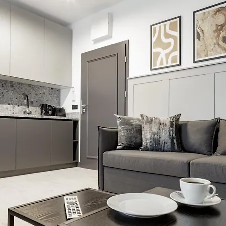 Hotel apartamentowy L11, Limanowskiego 3*