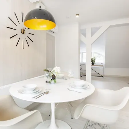 L11, Limanowskiego 公寓式酒店