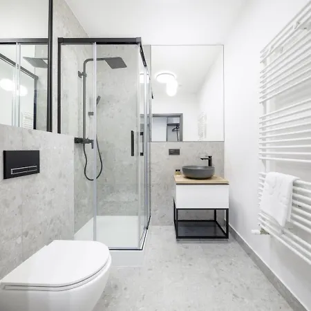 L11, Limanowskiego 4*