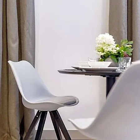 Aparthotel L11, Limanowskiego Poznań