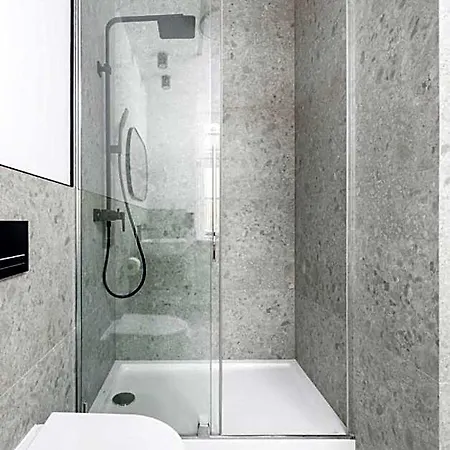 Aparthotel L11, Limanowskiego 4*