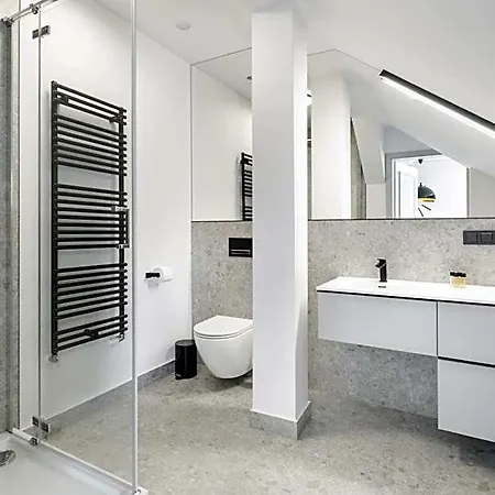 L11, Limanowskiego 4* Poznań