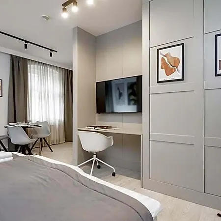 Aparthotel L11, Limanowskiego