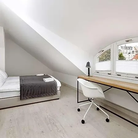 L11, Limanowskiego 4*