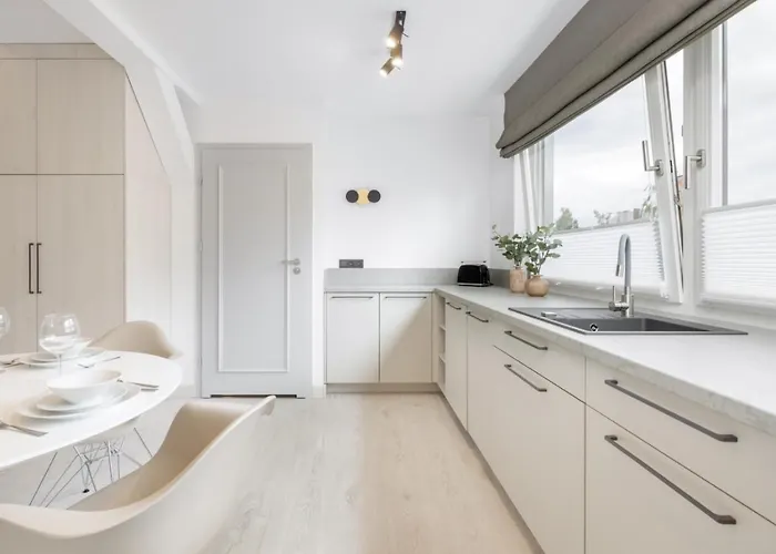 L11, Limanowskiego 4* Poznan