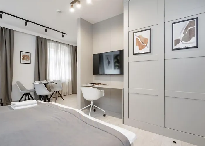 L11, Limanowskiego 4*