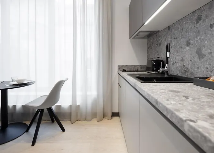 L11, Limanowskiego Hotel apartamentowy