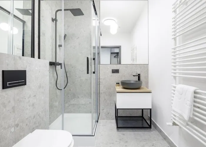 L11, Limanowskiego 4*