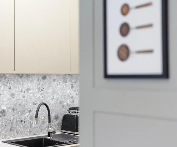 L11, Limanowskiego 4* Poznań