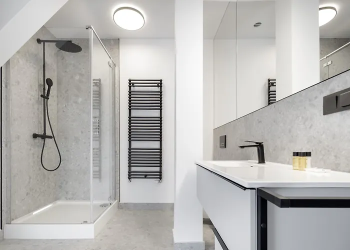 Aparthotel L11, Limanowskiego 4*